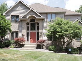 8267 Creekside Ter, Broadview Heights, OH 44147