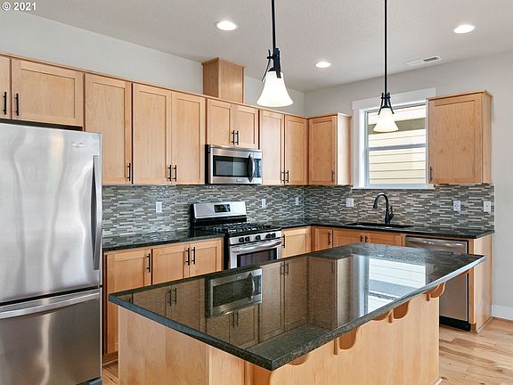 4th image of 28921 NW Fair St