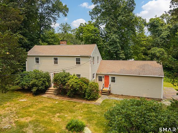 2nd image of 35 Oakridge Drive
