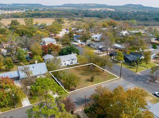 212 E Hackberry St, Fredericksburg, TX 78624