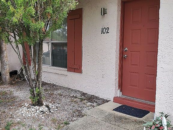 3rd image of 102 E Marbrisa Way