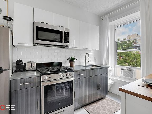 4th image of 18 Vernon Ave #3