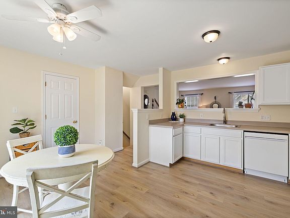4th image of 535 Highland Towne Ln