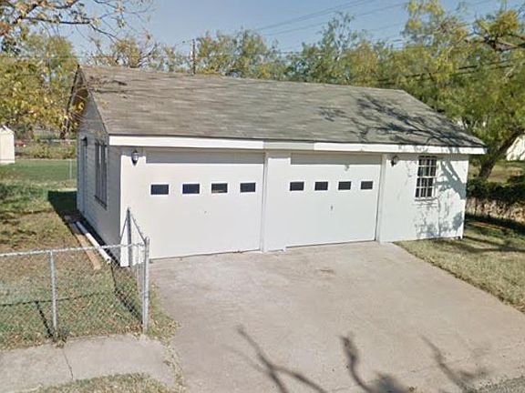 3rd image of 501 Shelton St