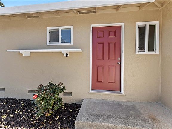 3rd image of 1095 Cloverbrook Dr