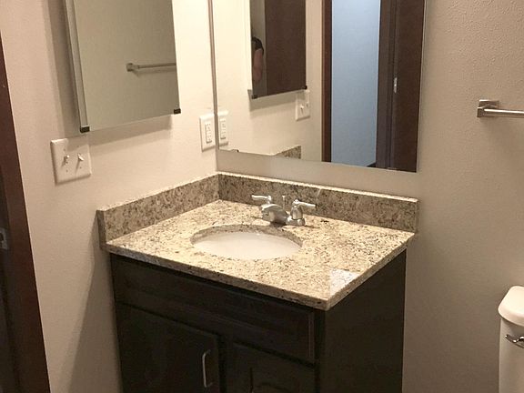 2nd image of 425 W Washington Ave APT 512