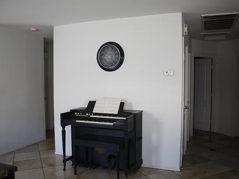 2817 W Silver Creek Ln — Photo 6