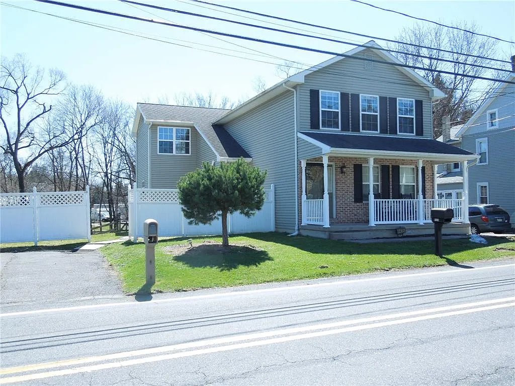 2 bed, 1.0 bath, 1225 sqft, $1,750 — Photo 2