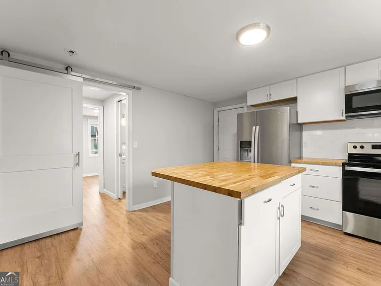 212 Walker Dr — Photo 9