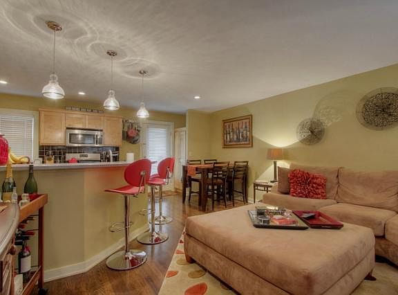 5th image of 4530 Jefferson St APT 3A