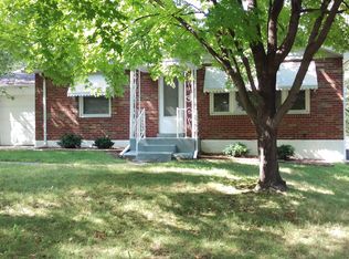 8125 Underhill Dr, Saint Louis, MO 63114