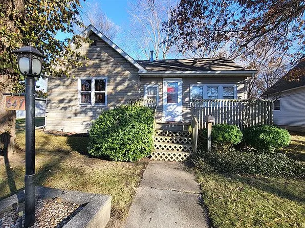 647 Eccles St, Hillsboro, IL 62049