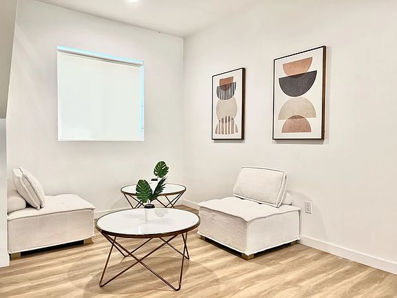 4th image of 1656 W 35th St