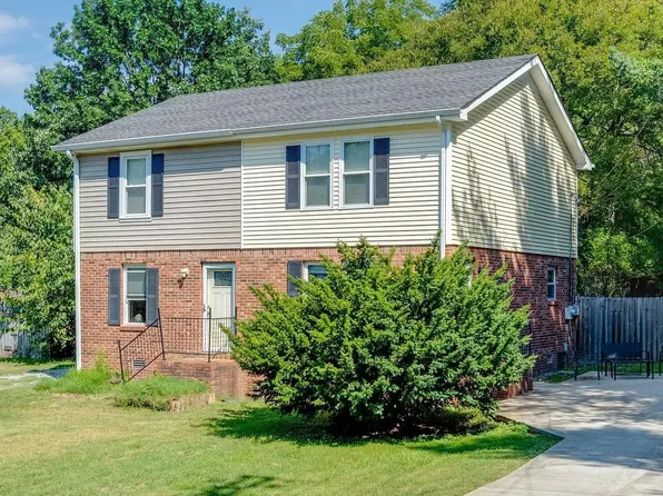 574 Harpeth Bend Dr, Nashville, TN 37221