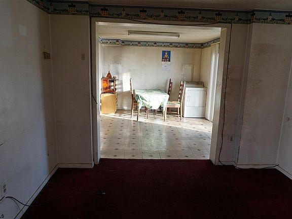 5th image of 15 Theresa Ct Unit 15