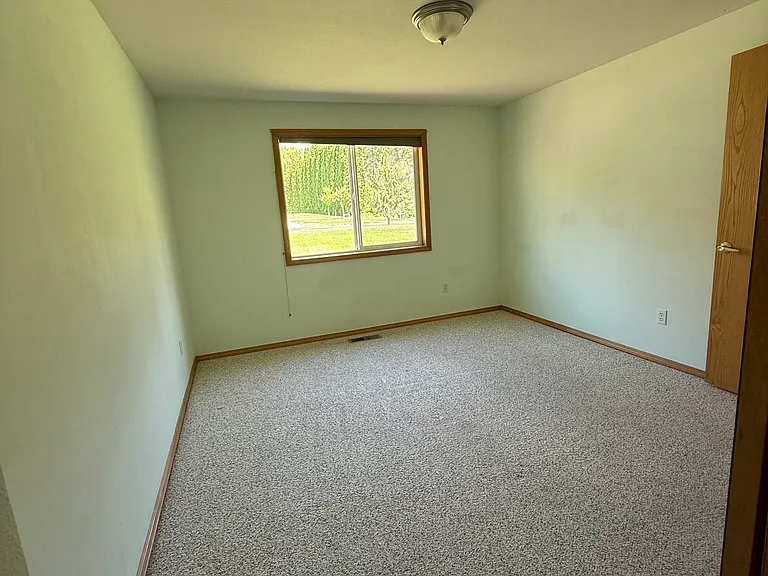 39 Peacock Ln — Photo 14