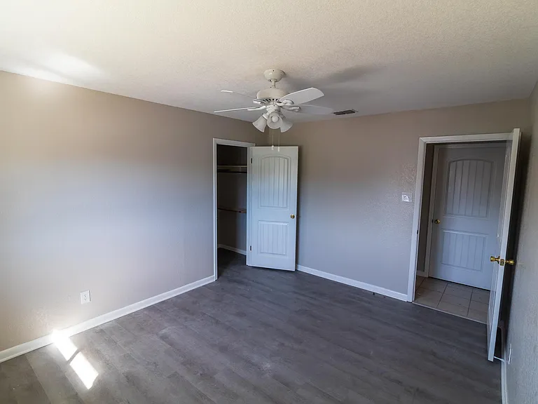 2245 Brighton Dr — Photo 24