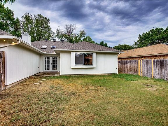 4th image of 1321 E Branch Hollow Dr