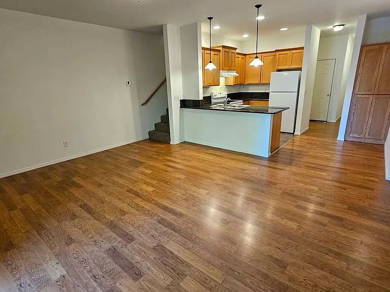 1843 SW Hungry Hill Dr — Photo 4