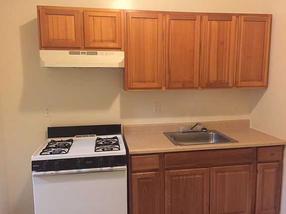 3rd image of 73 S Walnut St APT 10