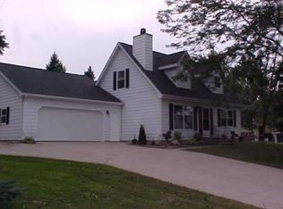 602 Redding Rd, Angola, IN 46703