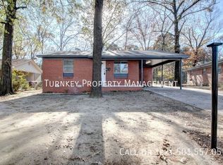 5821 Freeland Dr, Little Rock, AR 72209