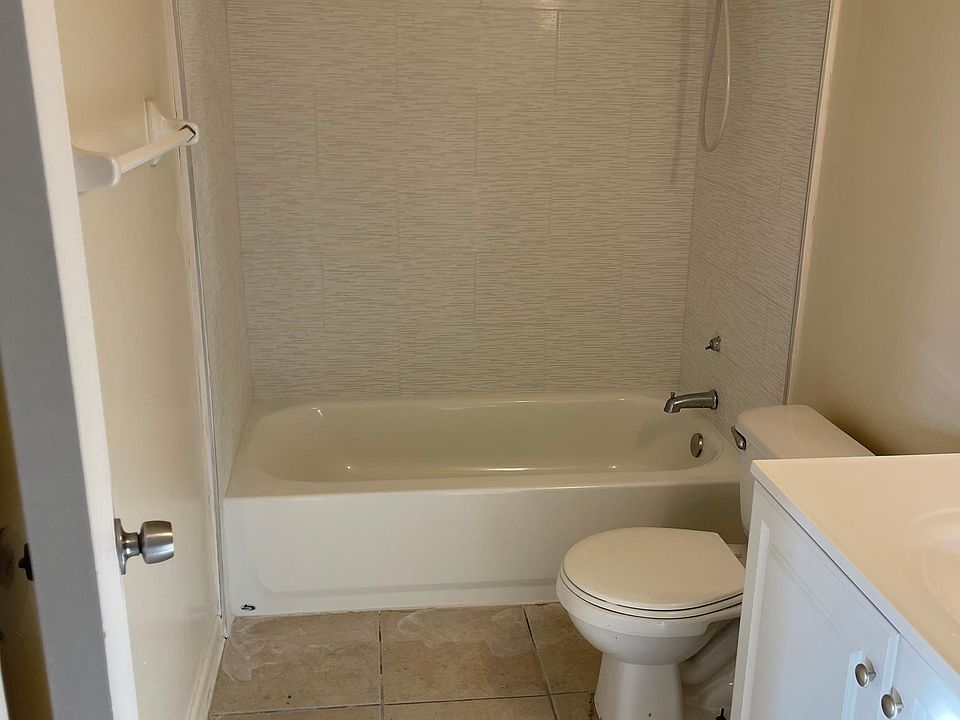 2nd image of 1295 Monticello Dr #A