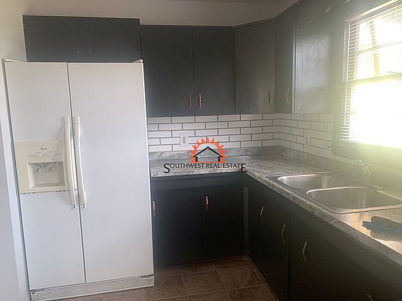 5th image of 808 W Yucca Ave