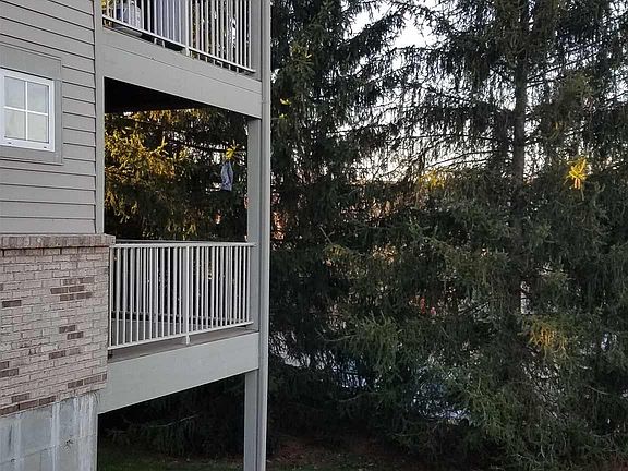 3rd image of 1526 Butler Ct