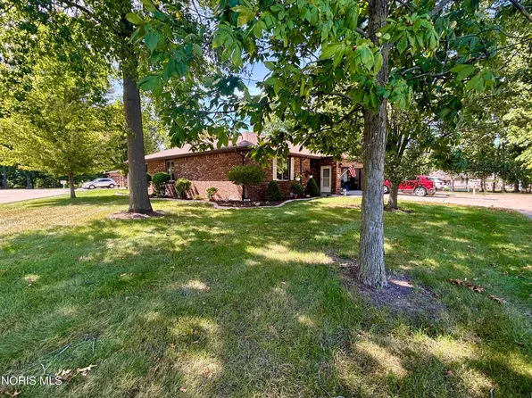 601 Wood Cree Ct, Defiance, OH 43512