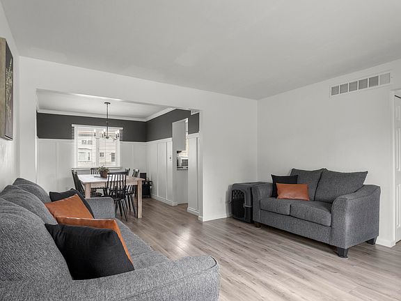 5th image of 2455 Berwick Dr