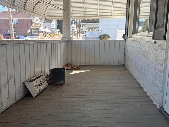 3rd image of 738 Peace St