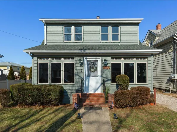 112 Jefferson Avenue, Mineola, NY 11501