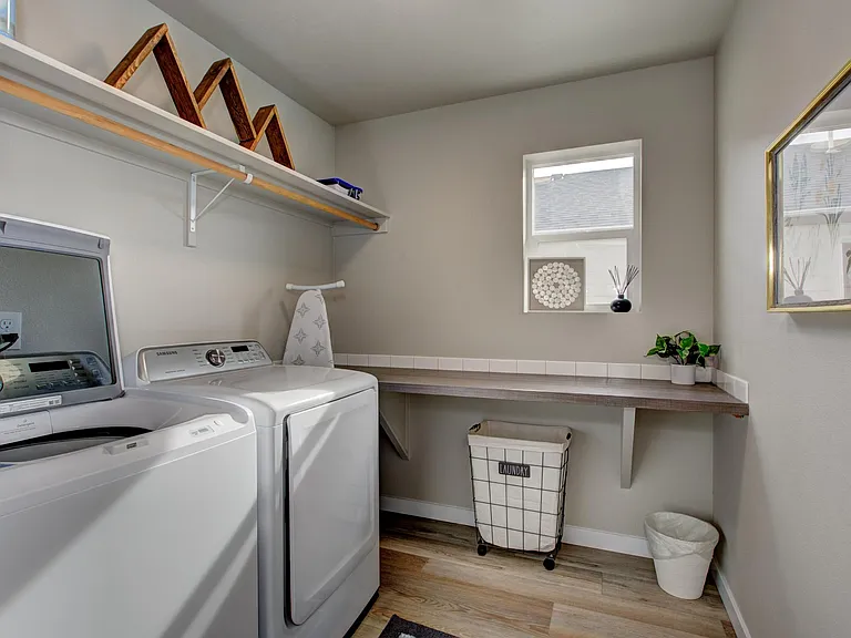 254 S Riggs Spring Ave — Photo 4