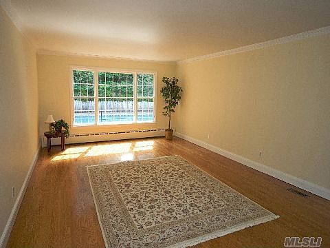 5th image of 28 Crooked Oak Rd