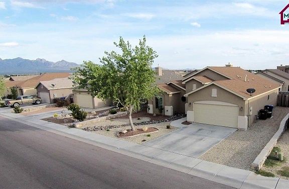 3rd image of 3564 Sierra Bonita Ave
