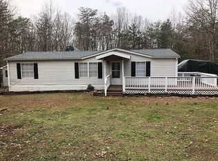 1040 Penn Forest Ln, Moneta, VA 24121