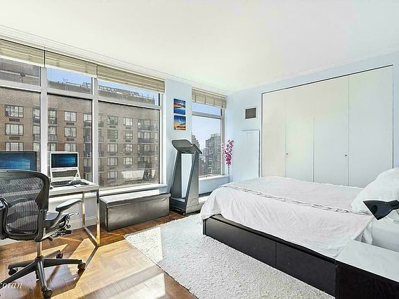 5th image of 250 E 54th St APT 31C