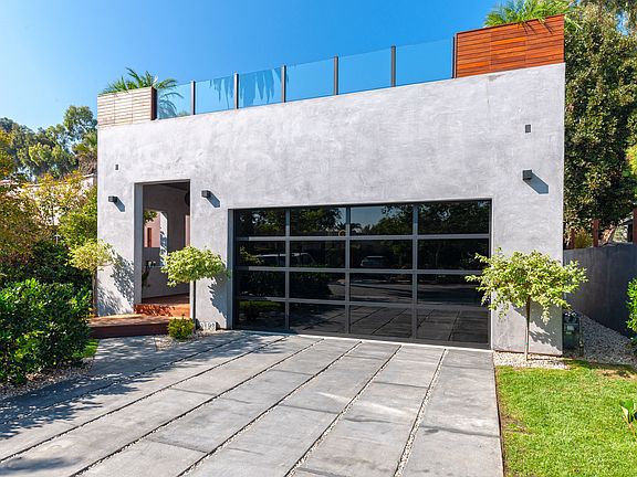 3rd image of 4193 McConnell Blvd