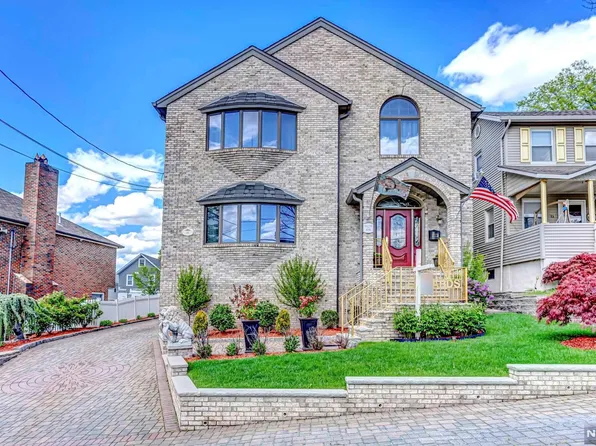 11 Linden Ave, Kearny, NJ 07032