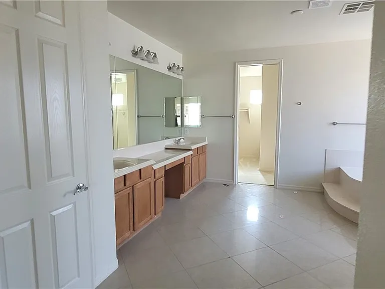 7728 Villa De La Paz Ave — Photo 57