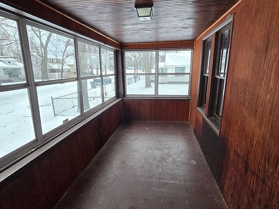 2nd image of 1938 Clinton St APT 1