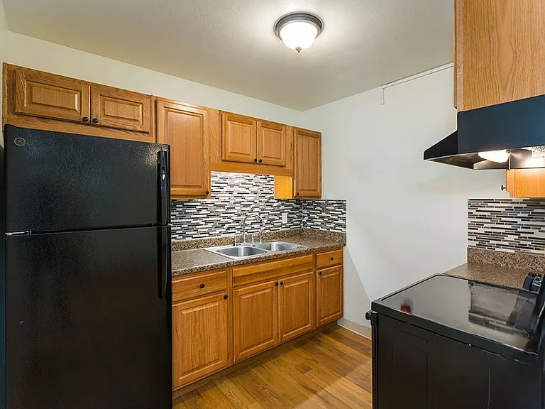 Murray Hill Apartments — Photo 21