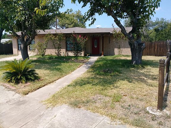 2nd image of 1106 Canyon Bluff Dr