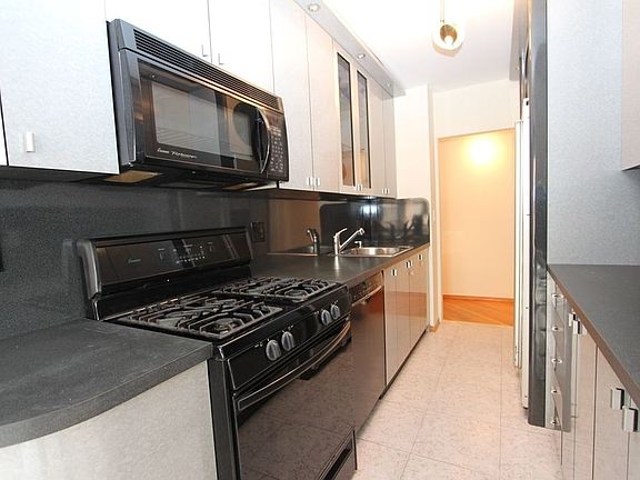 3rd image of 2940 W 5th St APT 16D