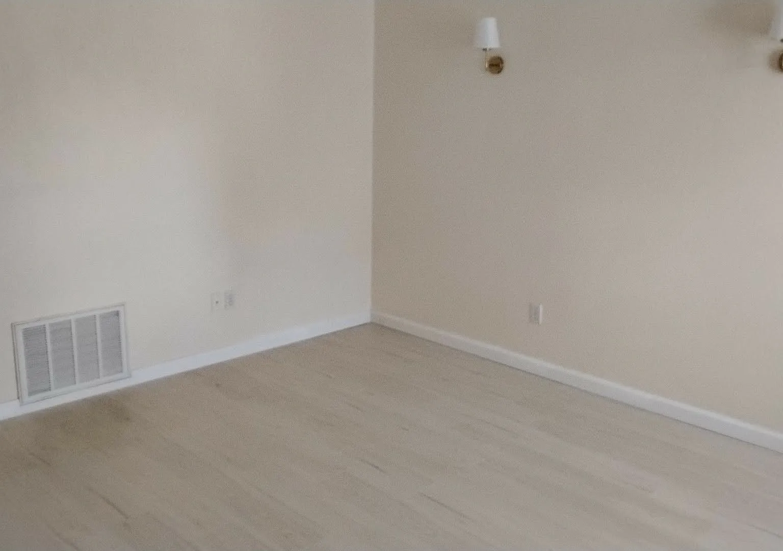2 bed, 904 sqft, $1,550 — Photo 2
