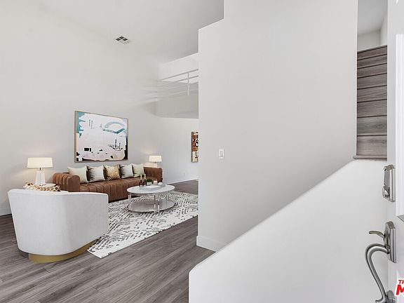 3rd image of 2550 S Centinela Ave APT 106