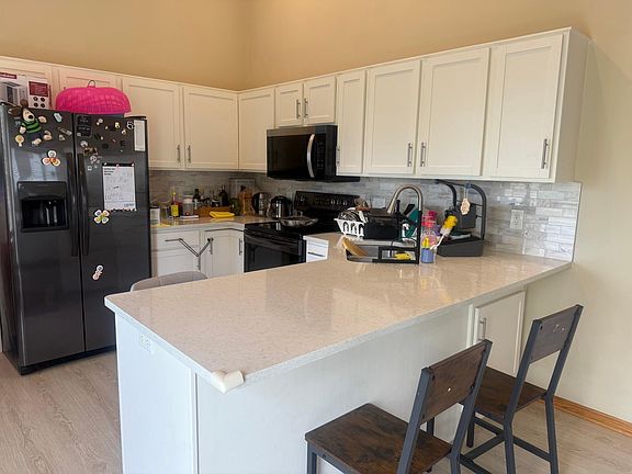 2nd image of 834 Wescott Sq