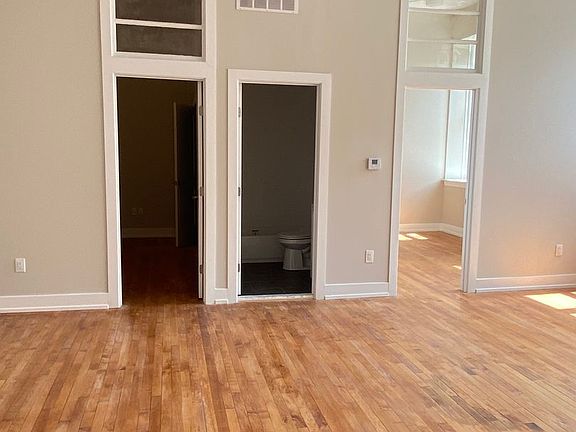 5th image of 2651 Buckius St #39