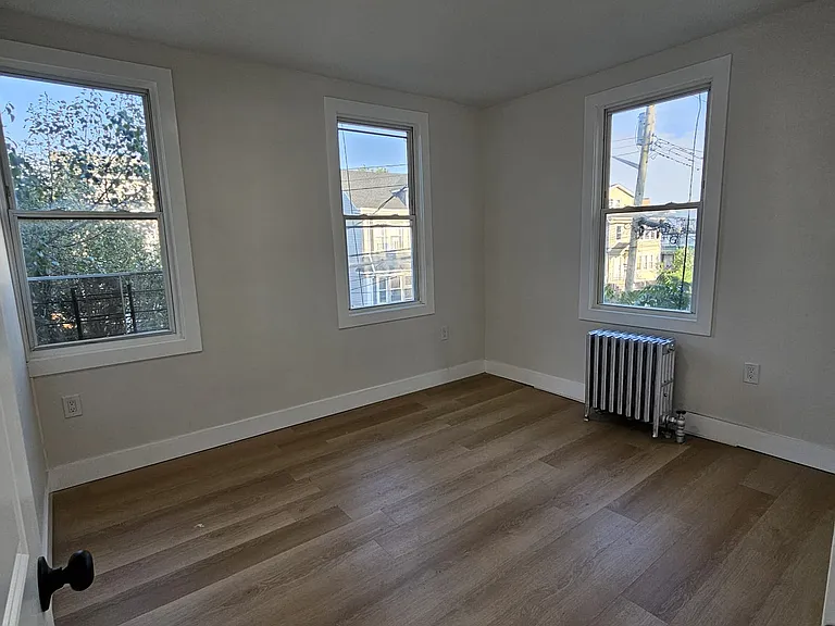 209 Columbia Ave #2 — Photo 15